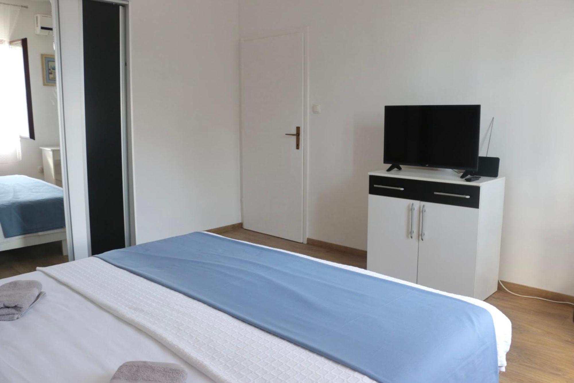 Beachfront Apartment Drazen, With Garden And Parking 斯普利特 外观 照片