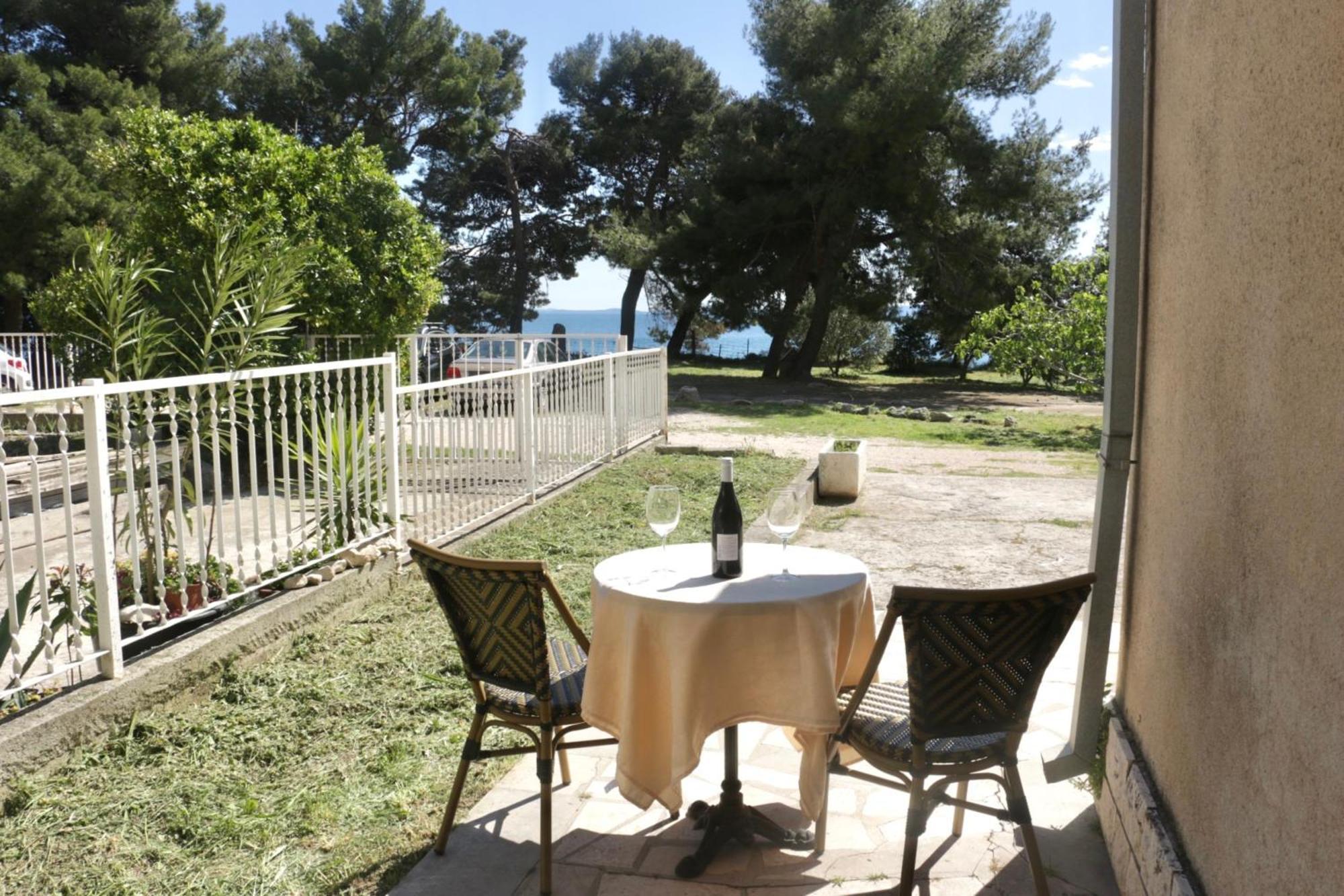 Beachfront Apartment Drazen, With Garden And Parking 斯普利特 外观 照片