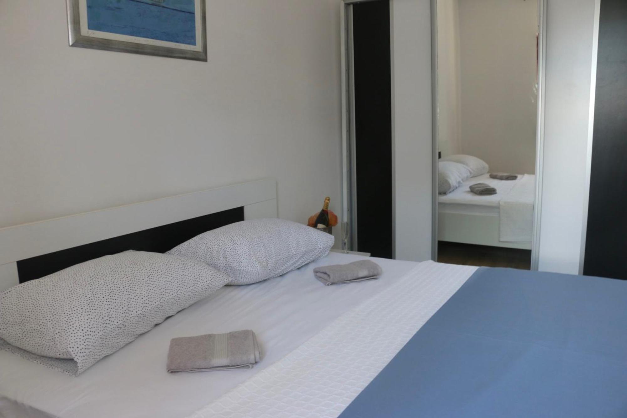 Beachfront Apartment Drazen, With Garden And Parking 斯普利特 外观 照片