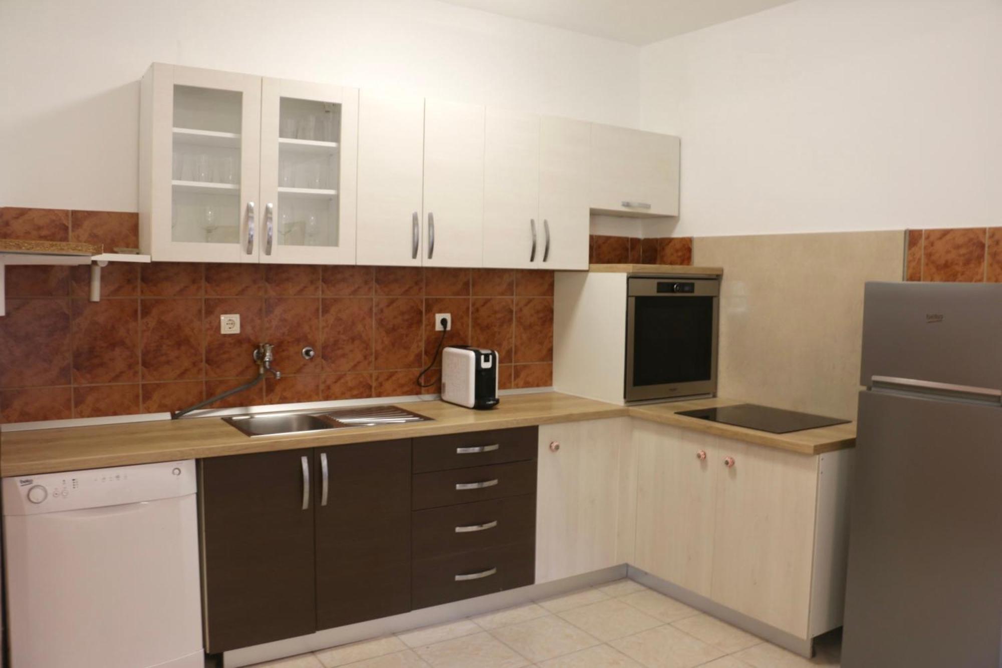 Beachfront Apartment Drazen, With Garden And Parking 斯普利特 外观 照片