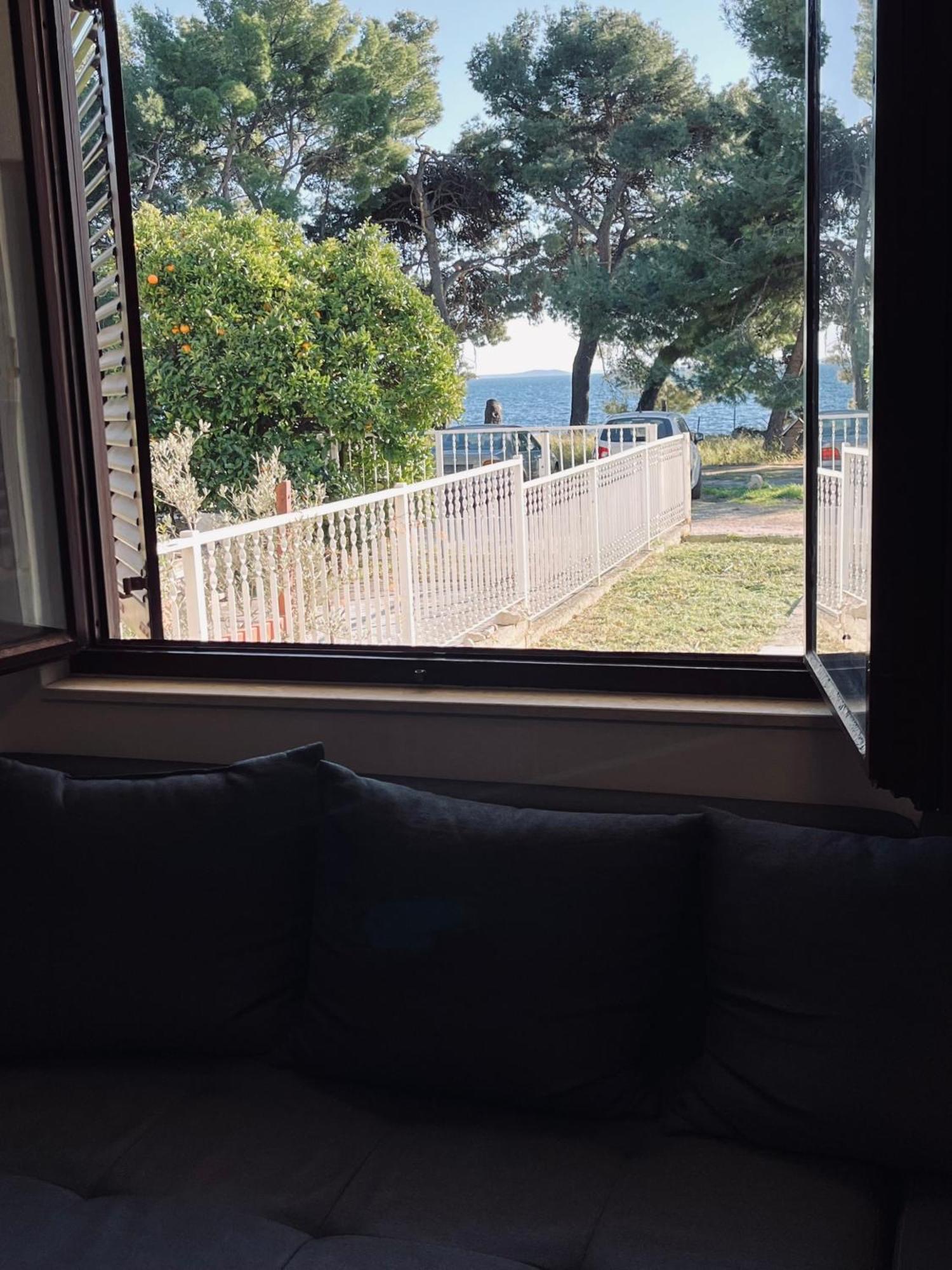 Beachfront Apartment Drazen, With Garden And Parking 斯普利特 外观 照片