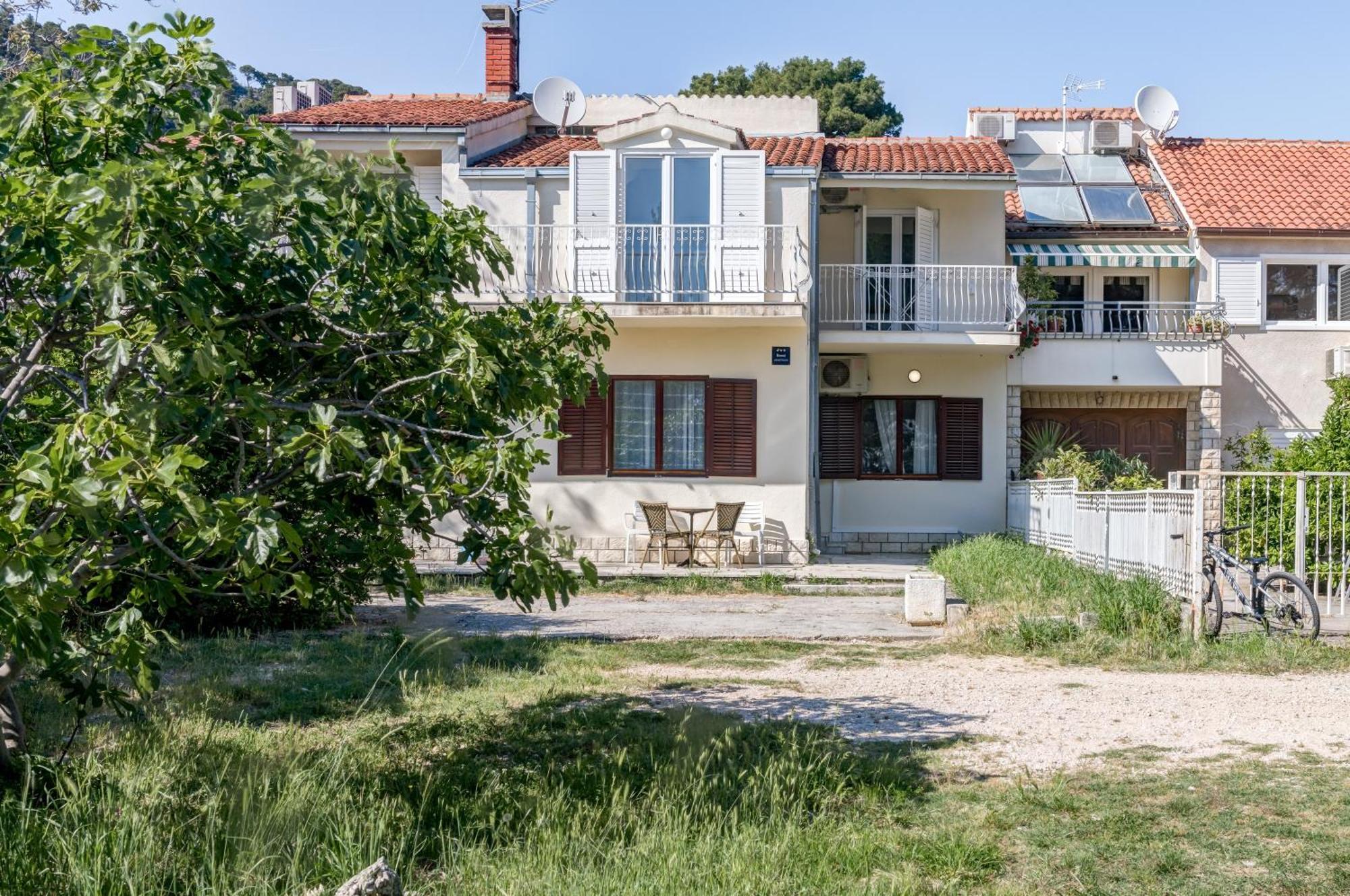 Beachfront Apartment Drazen, With Garden And Parking 斯普利特 外观 照片