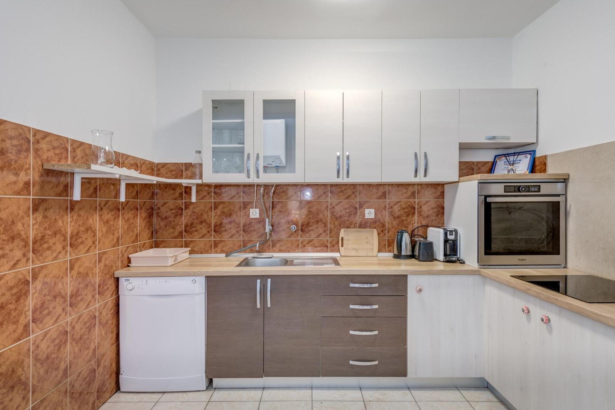 Beachfront Apartment Drazen, With Garden And Parking 斯普利特 外观 照片