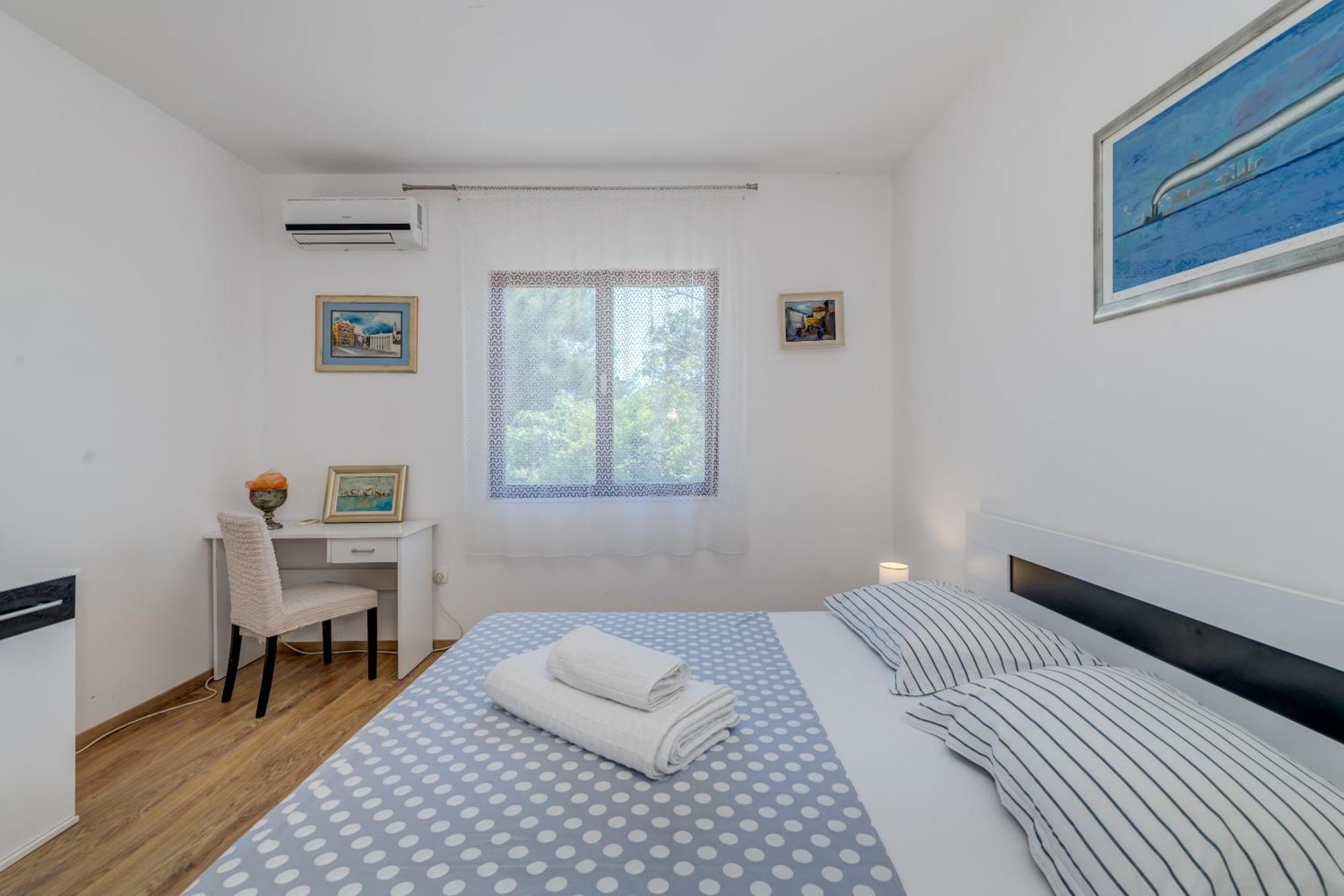 Beachfront Apartment Drazen, With Garden And Parking 斯普利特 外观 照片