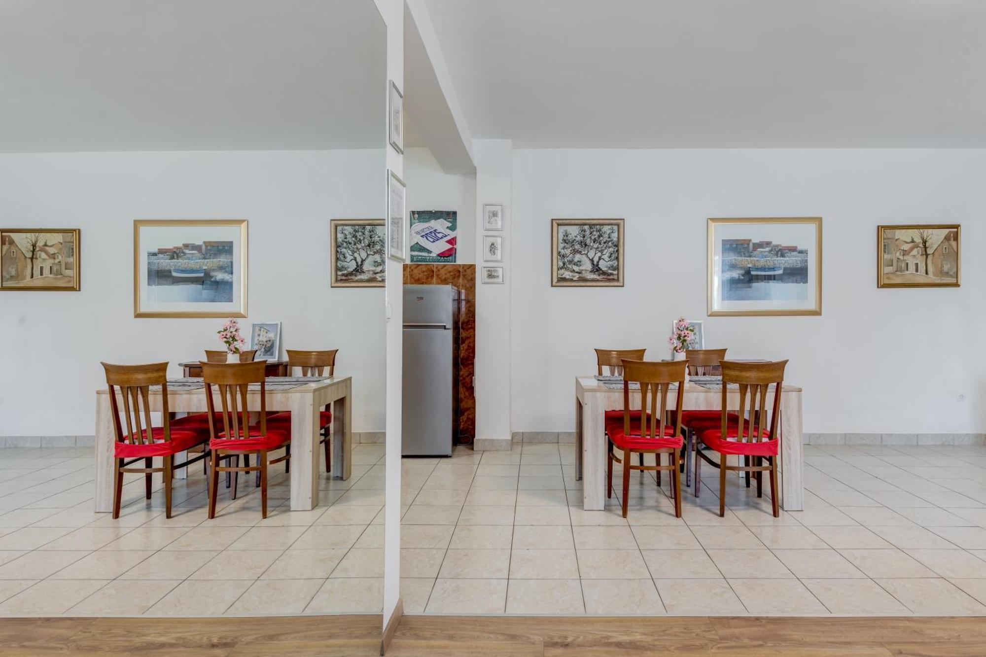 Beachfront Apartment Drazen, With Garden And Parking 斯普利特 外观 照片